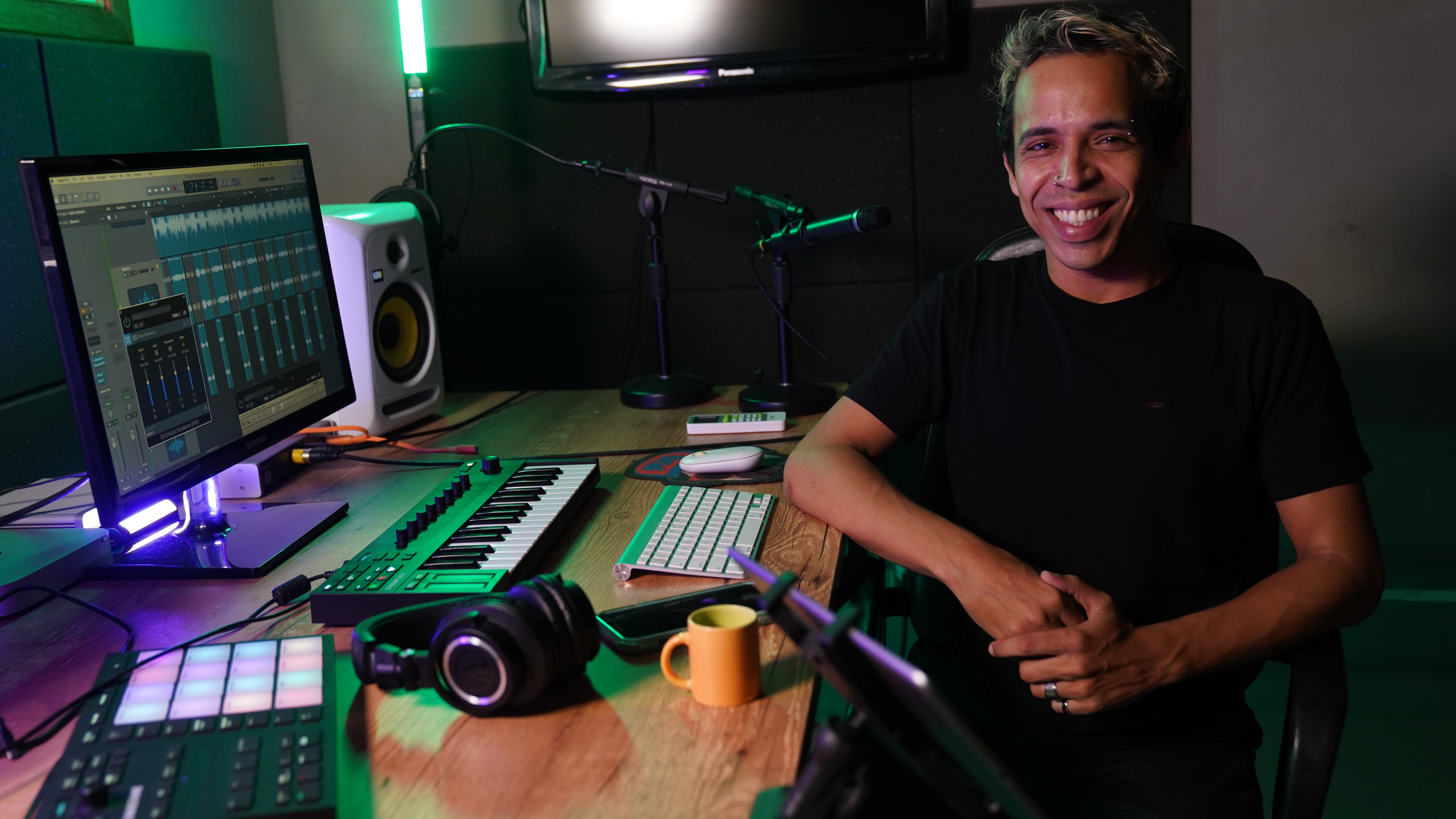 Quem é Tuna Tudo? Carioca faz sucesso com colagens musicais e ajustes de desafinados; OUÇA o ‘Remix do Plantão’