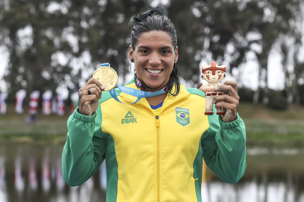 Ana Marcela Cunha, medalha de ouro, Pan de Lima, águas abertas — Foto: Wander Roberto/COB