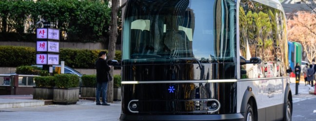 Capital sul-coreana lança experimento de ônibus autônomo — Foto: AFP