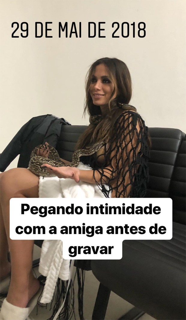 Anitta com cobra (Foto: ReproduÃ§Ã£o/Instagram)