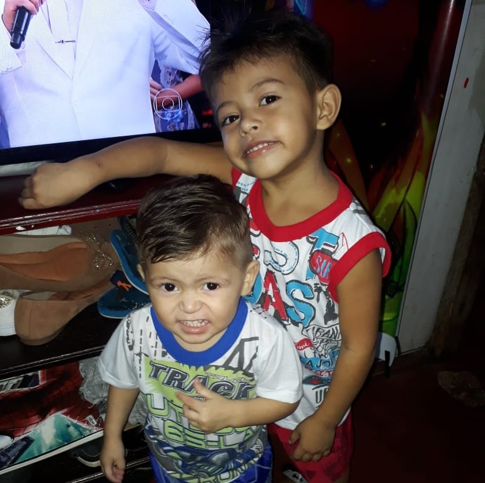 Irmãos de dois e três anos estão desaparecidos após naufrágio em Manaus — Foto: Arquivo pessoal