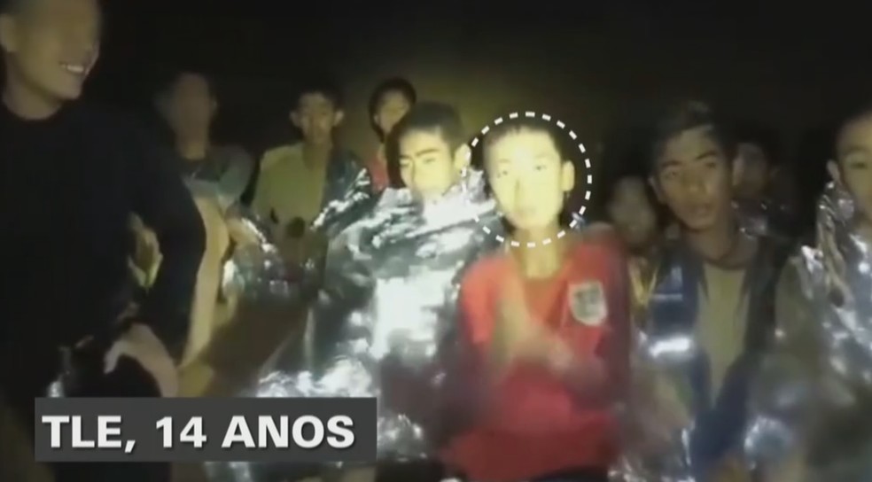 tle - Veja quem são os 12 garotos e o técnico de futebol que ficaram presos em caverna na Tailândia