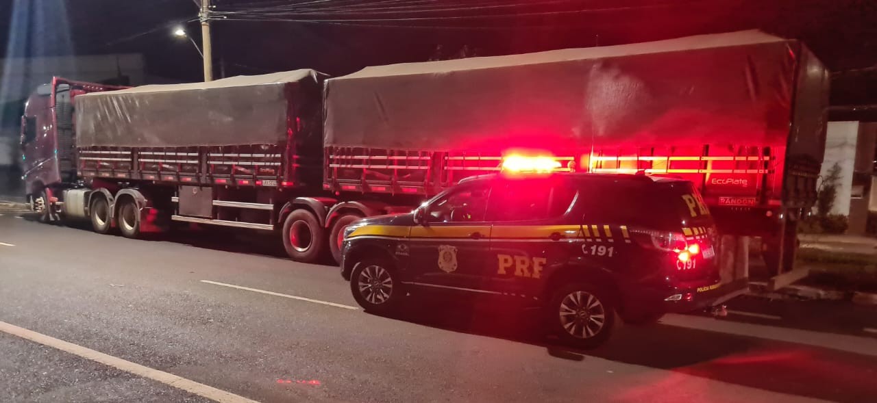 Cerca de 36 toneladas de granito com nota fiscal falsa são apreendidas em Uberlândia