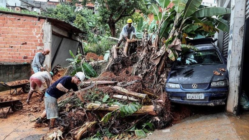 Pelo menos 24 pessoas morreram no Estado de São Paulo em virtude dessas chuvas nos últimos dias (Foto: EPA via BBC News)