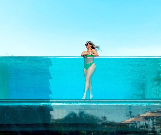 Marília Mendonça em piscina no México (Foto: Instagram/Reprodução)