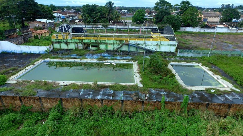 Sede Abandonada Em Macapa Gera Risco De Doencas Com Agua Parada De Piscinas E Mato Alto Amapa G1