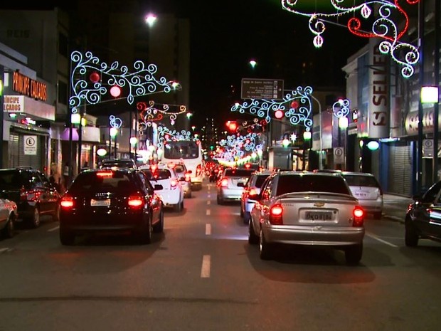 Veja como ficou a decoração de Natal em Poços de Caldas