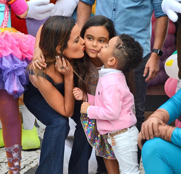 Maria Eduarda, filha de Luciele Di Camargo e do ex-jogador Denilson comemorou seu aniversário (Foto: Eduardo Martins / Agnews)