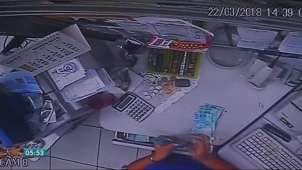 Câmeras de monitoramento foram usadas para identificar o engano (Foto: TVCA/Reprodução)