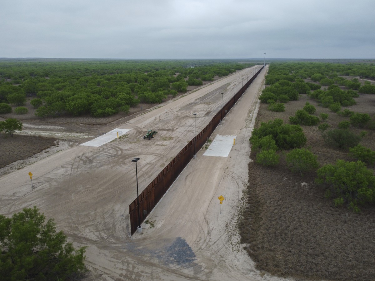 Ex-funcionários anti-imigração de Trump criam grupo jurídico contra planos de Biden