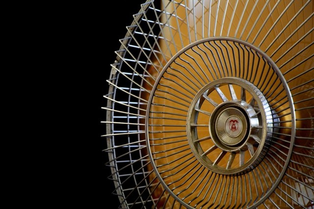 ventilador - calor - verão (Foto: Pexels)