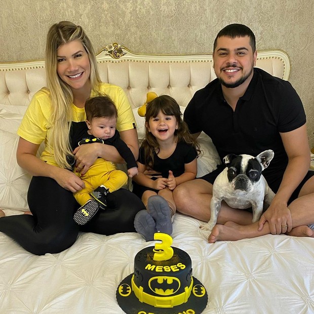 Paula Vaccari e Cristiano com os filhos, Pietra e Cristiano (Foto: Reprodução/Instagram)