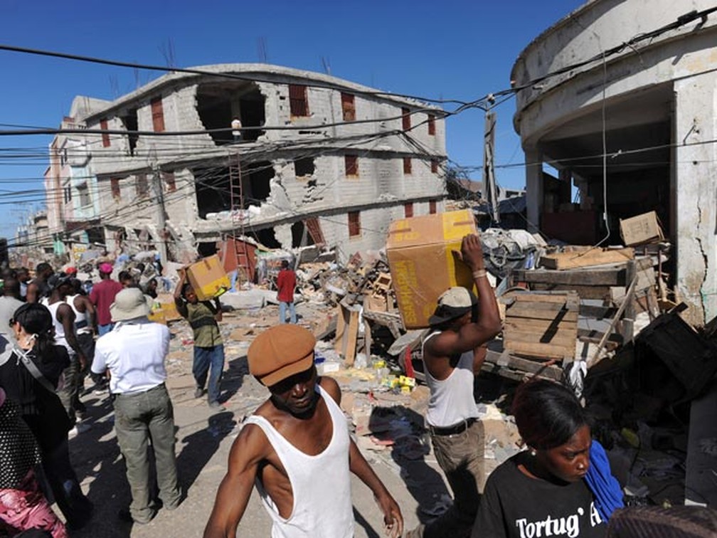 Terremoto de 2010 fez do Haiti o país com mais mortos em desastres nos últimos 20 anos; mais de 230 mil pessoas morreram no país nesse período (Foto: AFP/arquivo)