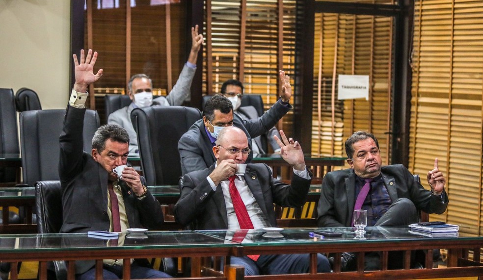 Após intenso debate, deputados aprovam reajuste e auxílio alimentação a servidores públicos do AC — Foto: Arquivo/Aleac