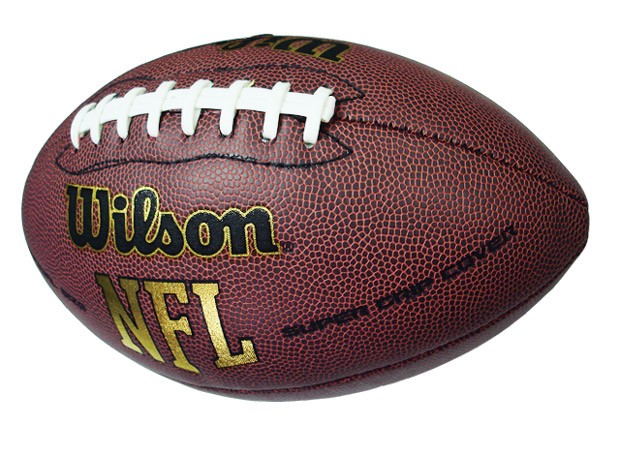 A bola: oval, mede 28,6 cm x 15 cm e pesa até 425 gramas (Foto: Divulgação)