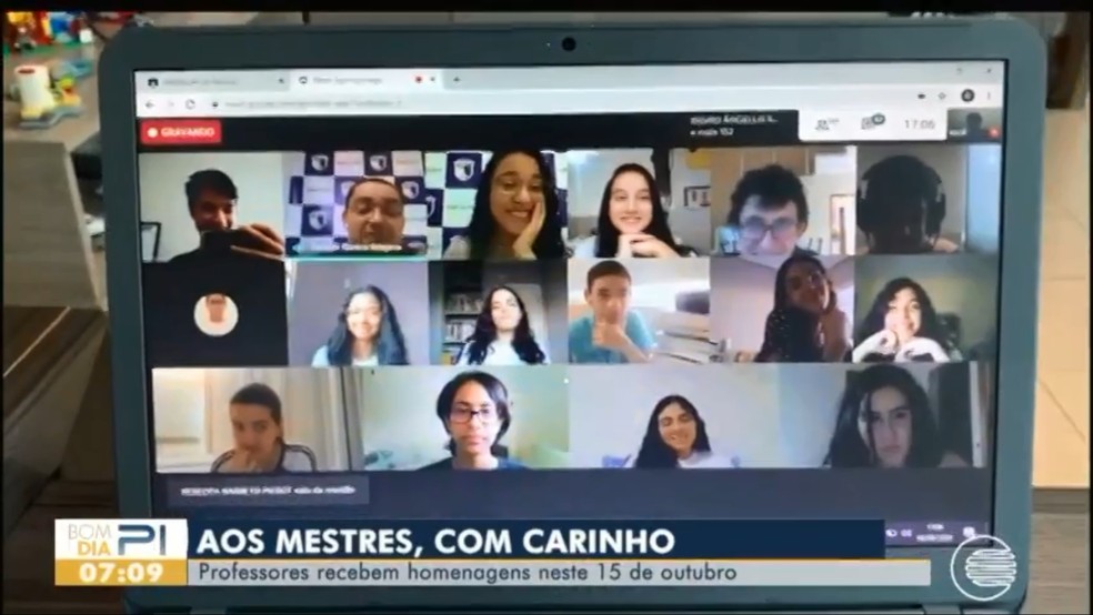 Turma do estudante Alexandre Ramos organiza homenagem aos professores — Foto: Reprodução /TV Clube