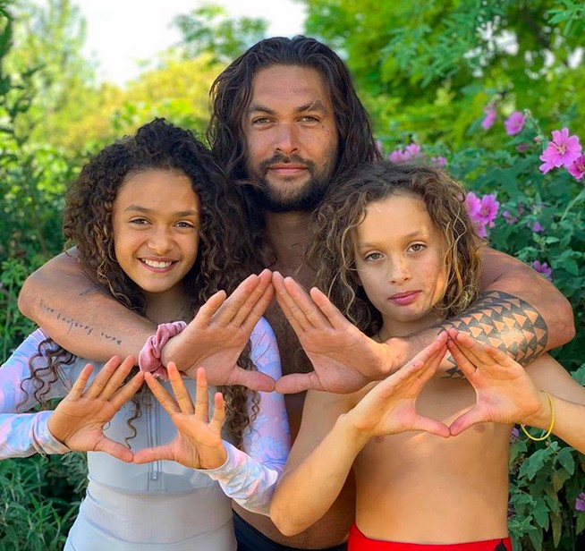 O ator Jason Momoa com os filhos (Foto: Instagram)