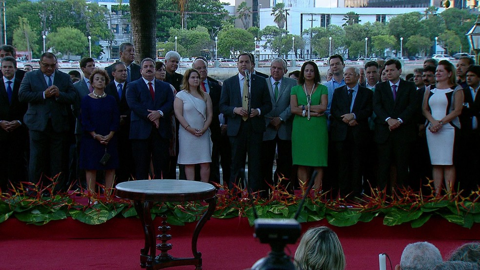 Secretariado do segundo governo Paulo Câmara (PSB) tomou posse no Recife — Foto: Reprodução/TV Globo