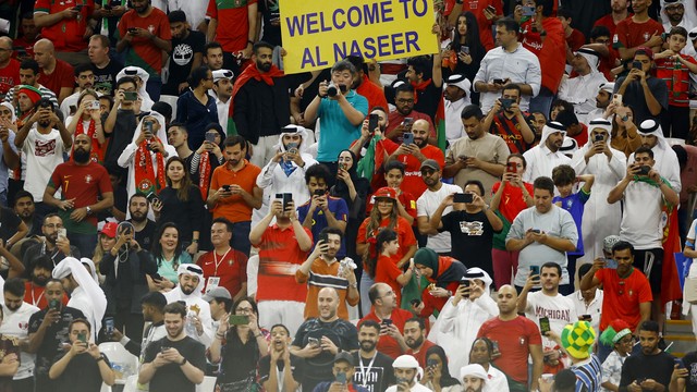 Torcedores do Al Nasser mostra cartaz de boas-vindas a Cristiano Ronaldo