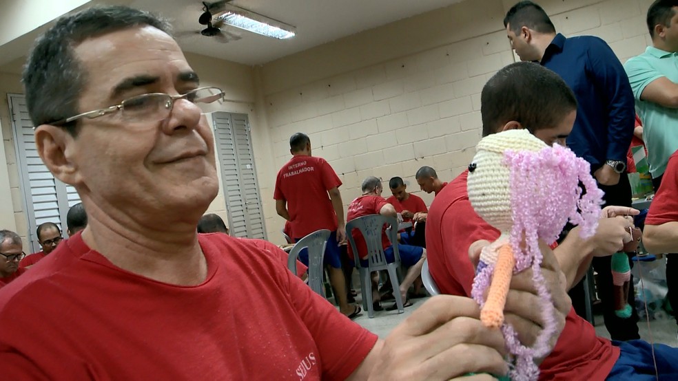 Detento deseja coisas boas para criança que receber boneca, no ES  — Foto: Luciney Araújo/ TV Gazeta 