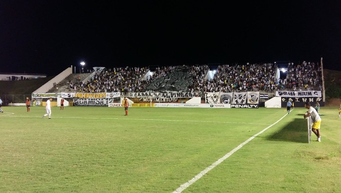 Torcida do ABC bandeirão - Globo FC x ABC, no Estádio Barretão (Foto: Jocaff Souza/GloboEsporte.com)