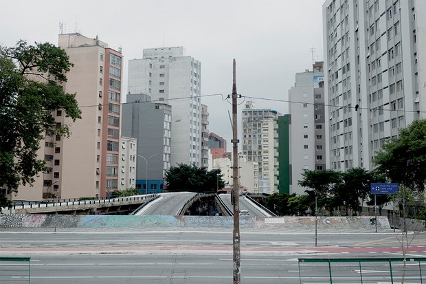 São Paulo, 8 de abril de 2020 Rua da Consolação, com vista para o Elevado Presidente João Goulart, o Minhocão (Foto: Foto Coletivo Amapoa)