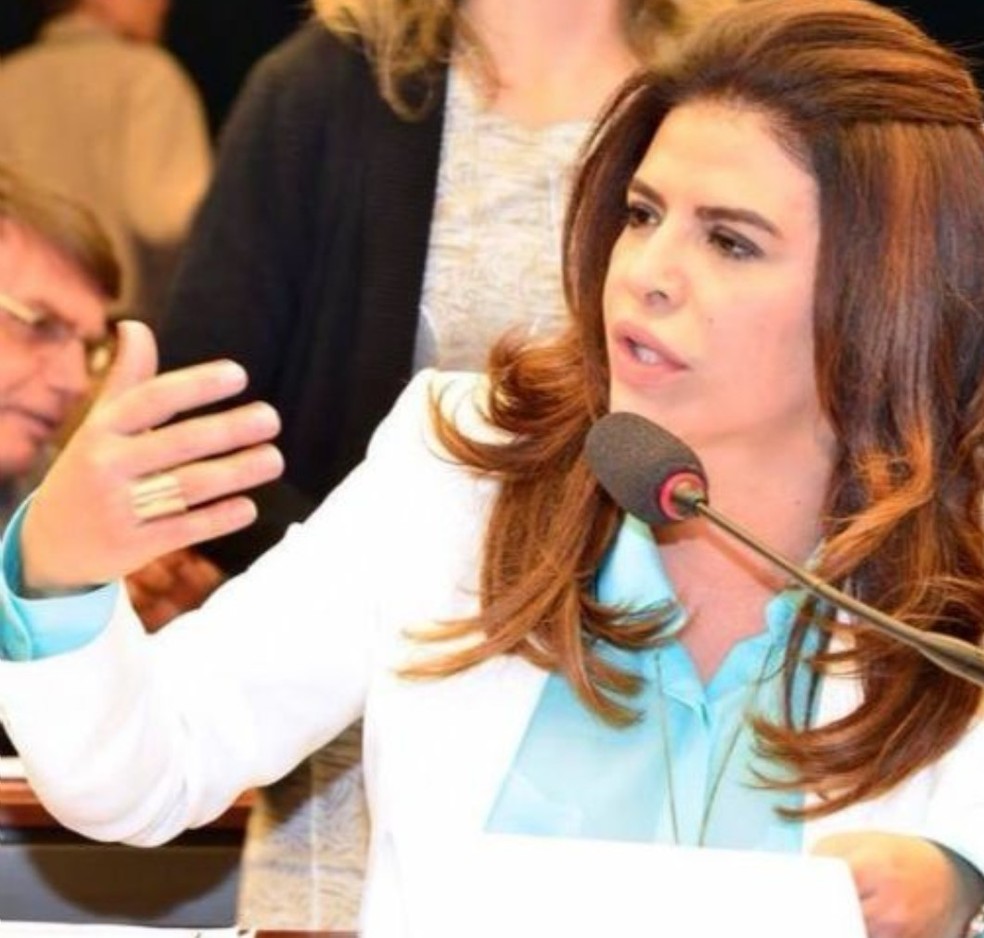 Ex-deputada federal Antônia Lúcia teve direitos políticos cassados por usar celular do marido indevidamente (Foto: Arquivo pessoal)