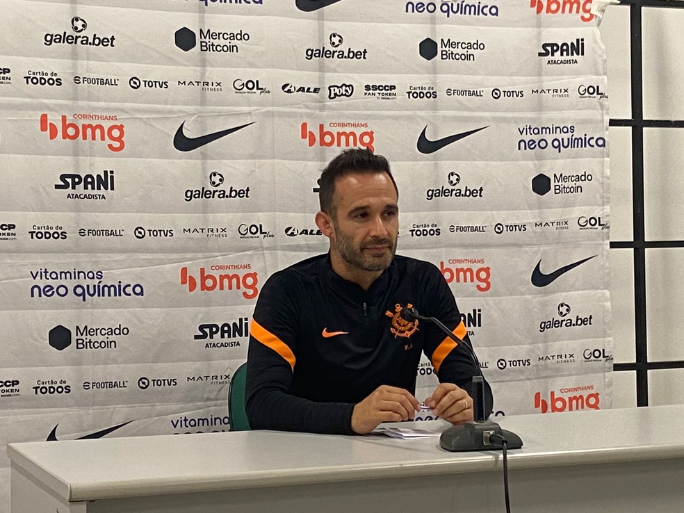 Auxiliar de Vítor Pereira cita 