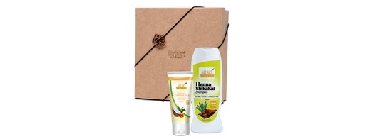 Kit de shampoo com henna para dar brilho e condicionador nutritivo, R$ 84, Sri Sri Ayurveda - disponível em atendimento@srisriayurveda.com.br. (Foto: Divulgação)