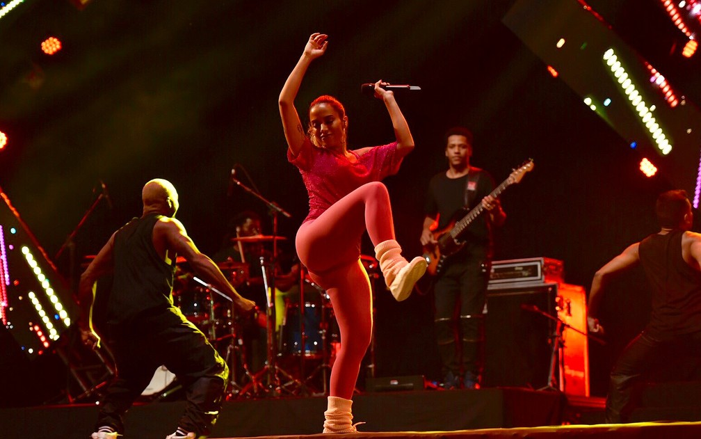 Anitta durante apresentação em Salvador (Foto: Elias Dantas/Ag. Haack)