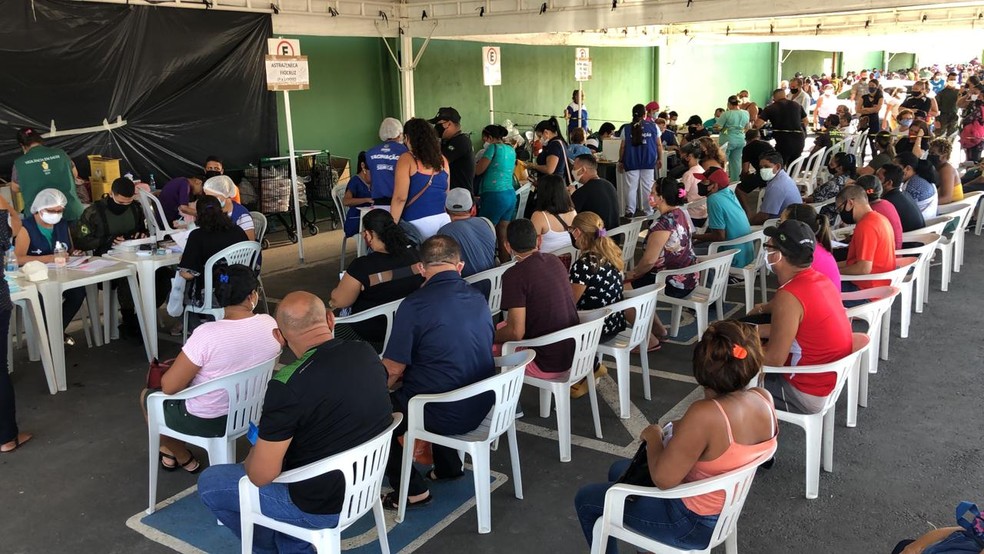 Após mutirão no fim de semana, Manaus suspende vacinação contra Covid-19  nesta segunda | Amazonas | G1