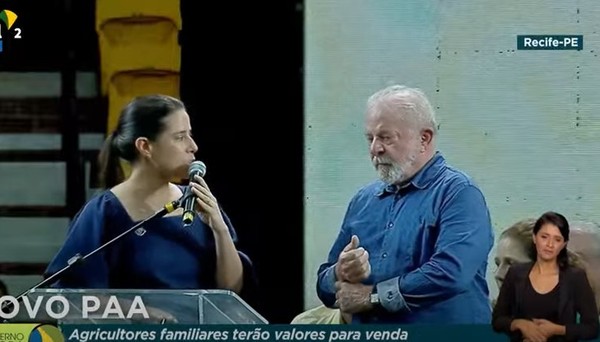 Lula se irrita e reage a vaias a governadora tucana: 'Respeitem meus convidados'