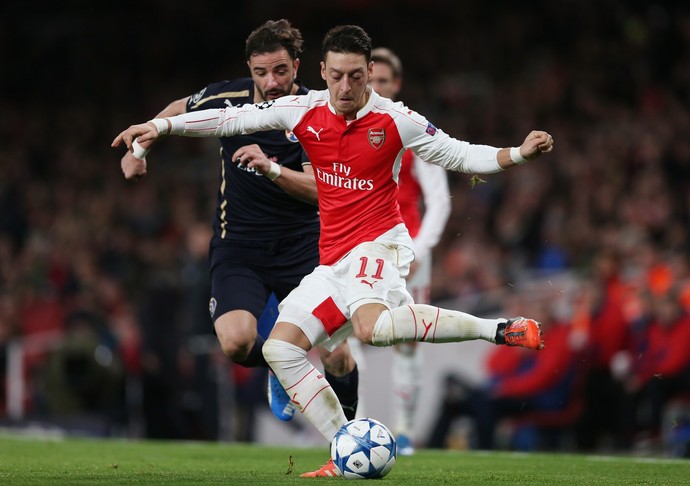 O QUE ACONTECEU COM O MEIA MESUT OZIL? #shorts 