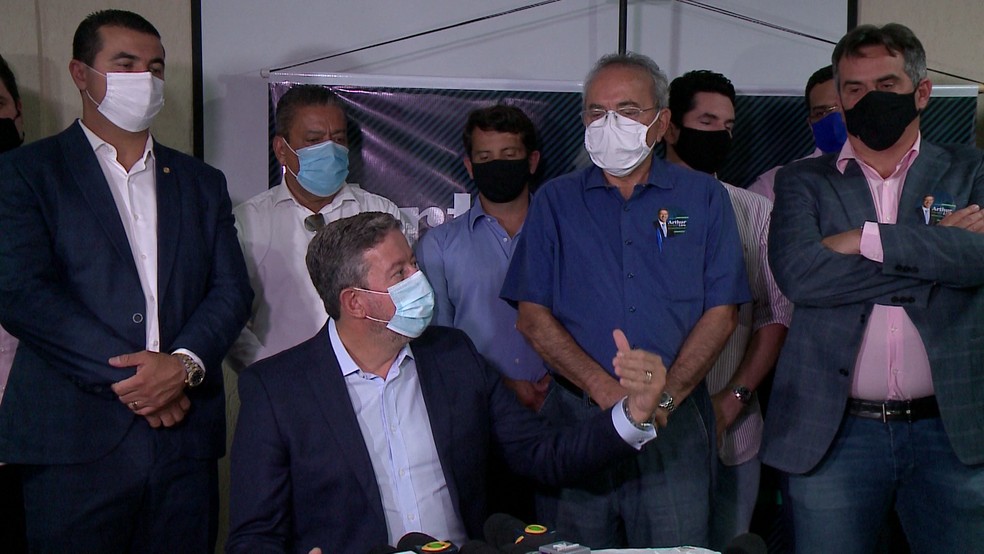 Arthur Lira (PP-AL) acompanhado do senador Ciro Nogueira em Teresina — Foto: Reprodução/TV Clube