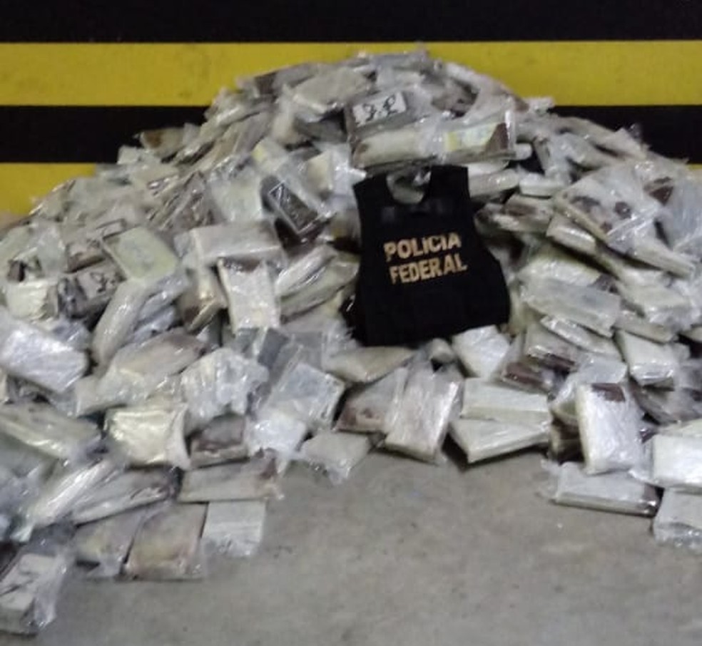No total, a PF apreendeu 1,2 tonelada de coca&iacute;na na a&ccedil;&atilde;o em Parnamirim, Grande Natal &mdash; Foto: Divulga&ccedil;&atilde;o/PF