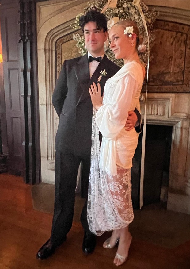 Chloë Sevigny e Siniša Mačković celebraram seu casamento com uma cerimônia em Connecticut, nos Estados Unidos (Foto: Reprodução/ @humberto)