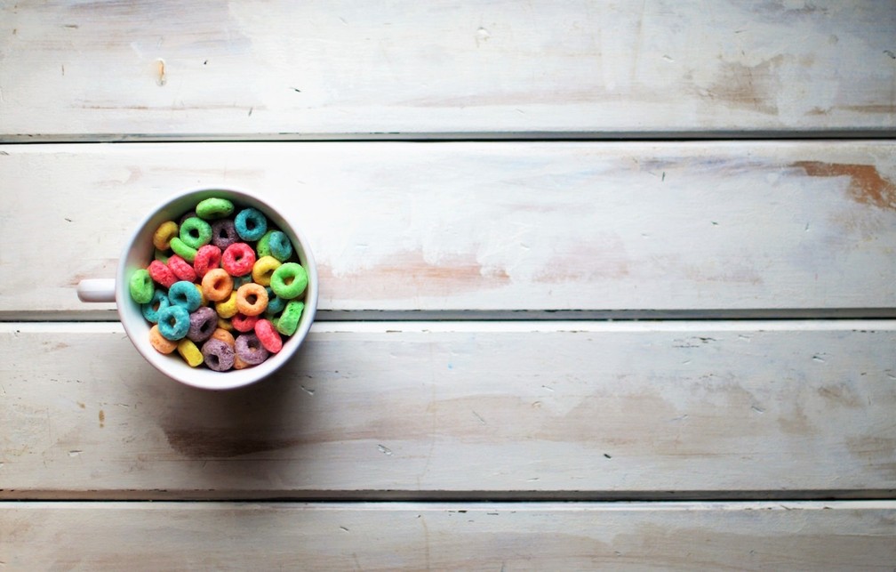 Imagem de cereais adocicados de café da manhã — Foto: Twinsfisch/Unsplash