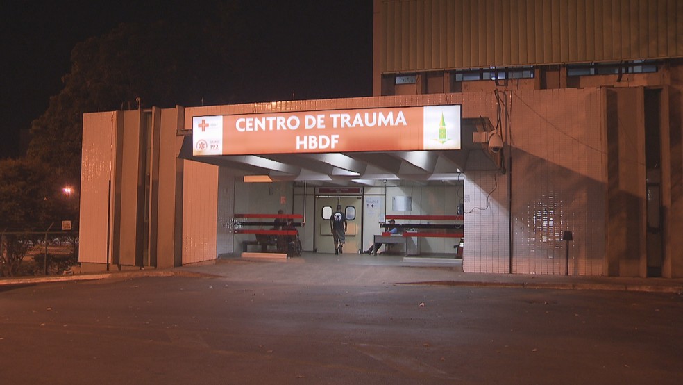 Centro de Trauma do Hospital de Base, onde mulher chegou a ser levada (Foto: Reprodução/TV Globo)