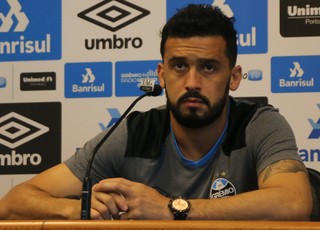 Edílson se realiza com 50 mil na Arena e pede calma à torcida: Vaie no final