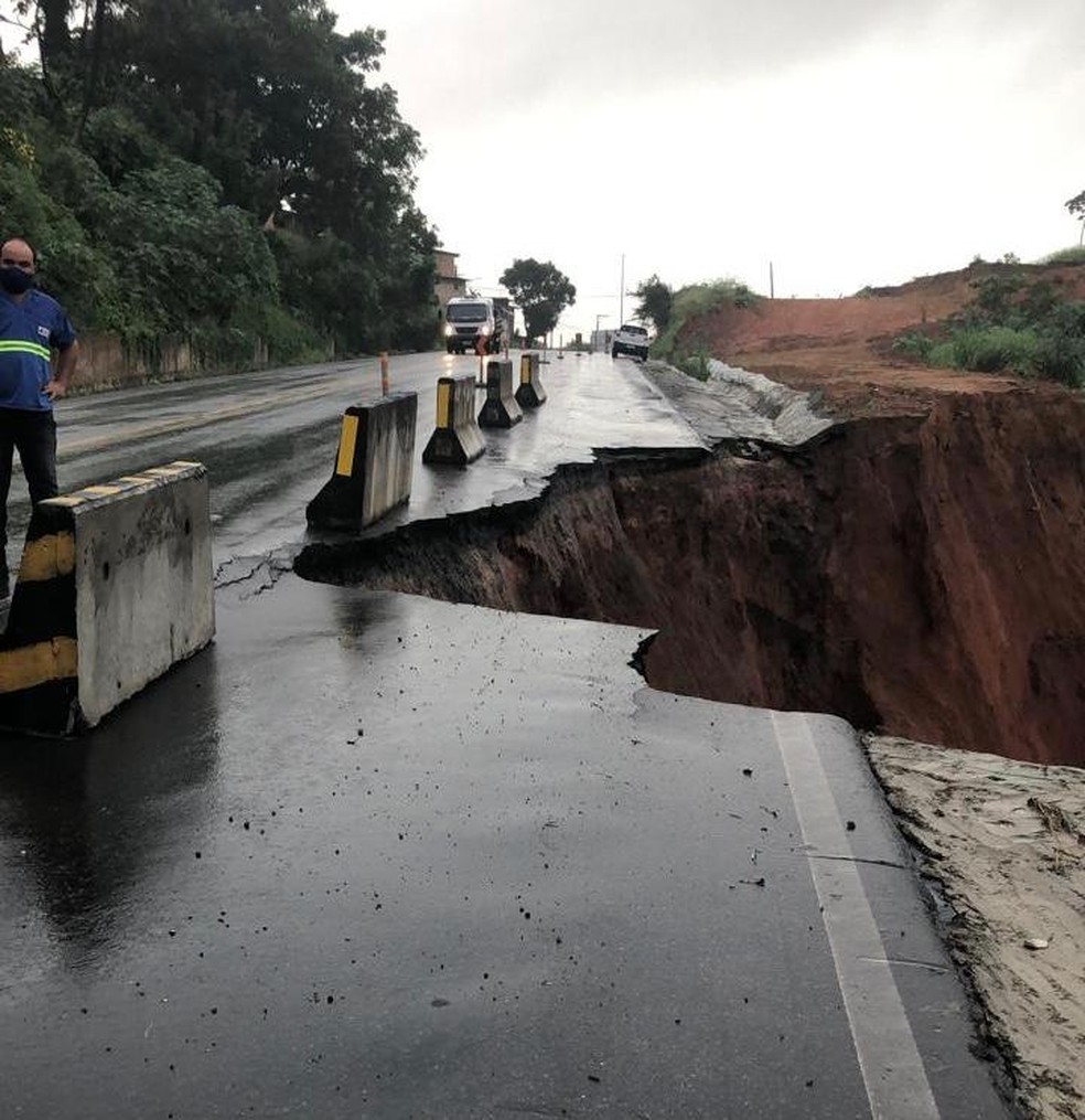 trecho da br 101 que cedeu em sao miguel dos campos pode demorar ate quatro meses para ser liberado alagoas g1