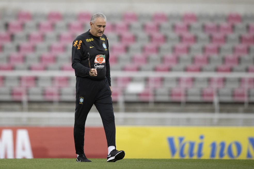 Tite, técnico da seleção brasileira, durante treino na Coreia do Sul — Foto: Lucas Figueiredo / CBF