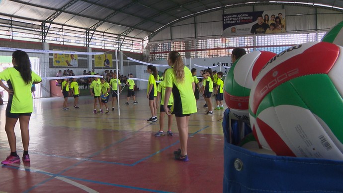 Escola de Volei Bernardinho