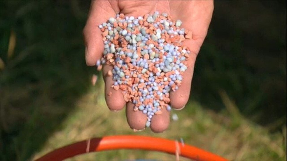 Fertilizantes têm nitrogênio, fósforo e potássio como matérias-primas — Foto: Globo Rural
