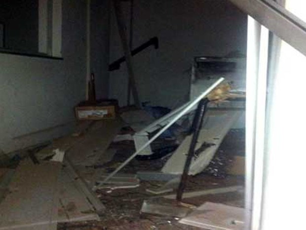 Banco explodido na Bahia (Foto: Jânio Freitas / site Sudoeste Bahia)