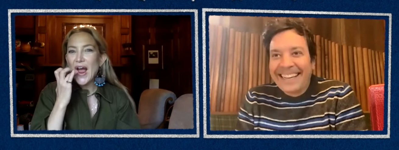 A entrevista do ator e apresentador Jimmy Fallon com a atriz Kate Hudson (Foto: Reprodução)