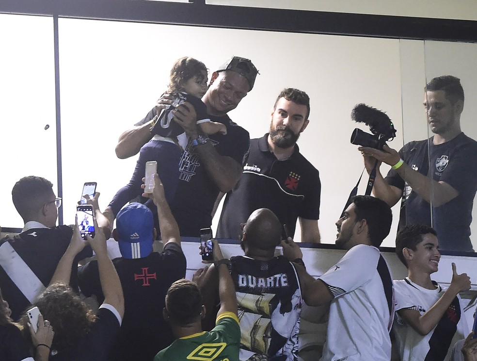 Guarín retornou ao Brasil na última quarta-feira — Foto: André Durão