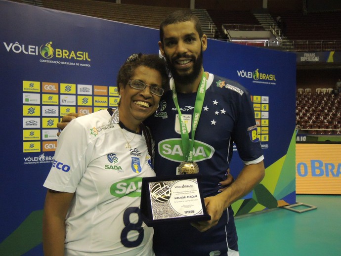 Sem dor e sem medo: Wallace vibra com volta por cima e mais um título