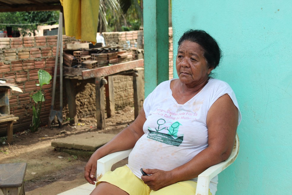 Raimunda Gomes, moradora da Comunidade de Novo Engenho Velho, em Porto Velho.  — Foto: Pedro Bentes/G1