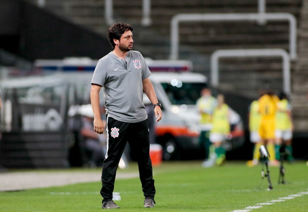 Arthur Elias busca bi brasileiro com Corinthians feminino: “Jogando melhor do que nunca”