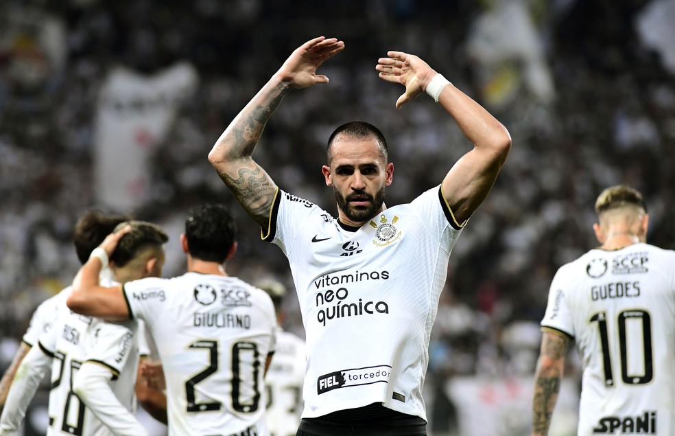 Renatodependência? Meia participa de 57% dos gols do Corinthians no ano; veja raio-x